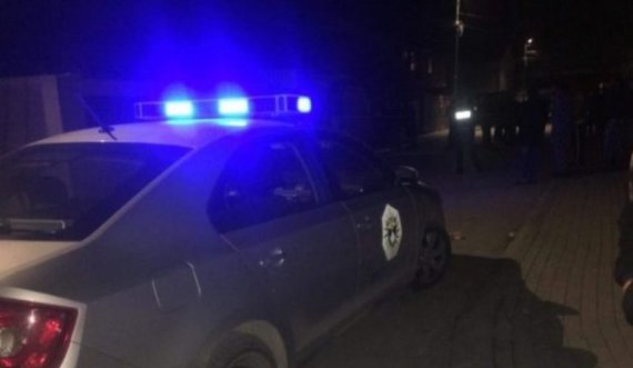 Një person sulmon katër policë në Prishtinë, këta të fundit dërgohen në emergjencë,zbulohet emri i të dyshuarit që u arrestua