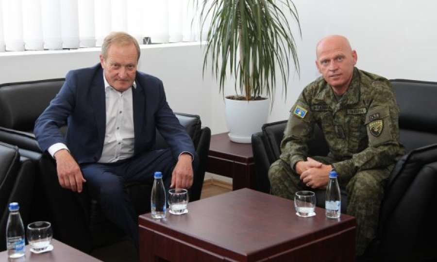Kthehet gjenerali gjerman që ishte ballafaquar me barrikadat në veri
