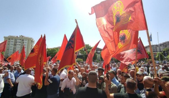 Instrumentalizimi i veteranëve të luftës dhe organizatave sindikaliste për protesta kundër Qeverisë, me skenar të destabilizimit