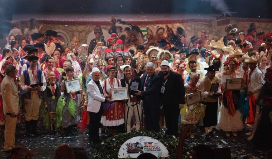Ansambli shqiptar në RMV fiton vendin e parë në Festivalin Ndërkombëtar të Kulturës në Byjycykmexhe - Turqi