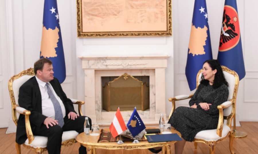 Osmani takohet me ambasadorin austriak, flasin për zhvillimet e fundit në veri