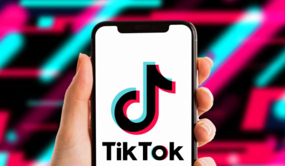 TikTok mund të kontrollojë çdo gjë që keni në telefonin tuaj