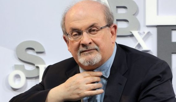 Sulmi ndaj Salman Rushdie, Irani fajëson shkrimtarin