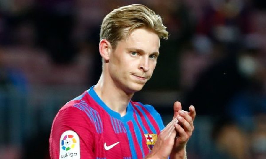 De Jong dorëzohet, e pranon se mund të transferohet te Man Utd