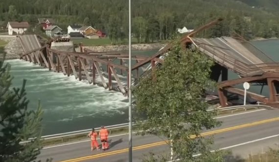 Shembet ura 150 m në Norvegji, kamioni dhe vetura bllokohen në mes të lumit