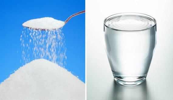 Këto janë arsyet pse s’duhet t’u jepni ujë me sheqer bebeve
