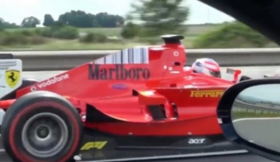 Me Ferrarin e Formula 1 në autostradë! Ndodh në Çeki, policia shpall në kërkim shoferin