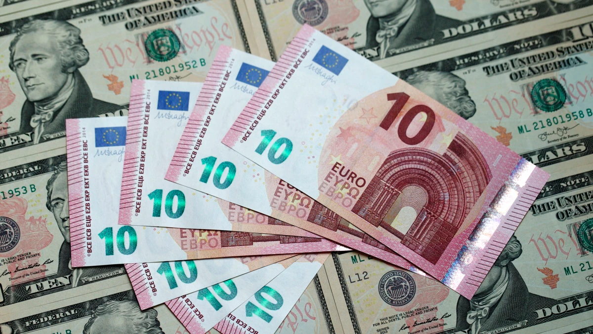 Çfarë po ndodh me euron dhe dollarin? Ndryshon sërish kursi i këmbimit, kjo është monedha që forcohet