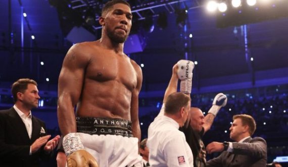 “Brenda ose jashtë”: Anthony Joshua mund të pensionohet nga boksi nëse humb nga Usyk