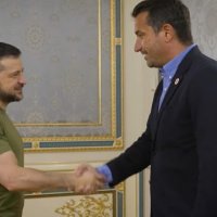 Kryebashkiaku i Tiranës viziton Ukrainën, pritet nga Zelensky