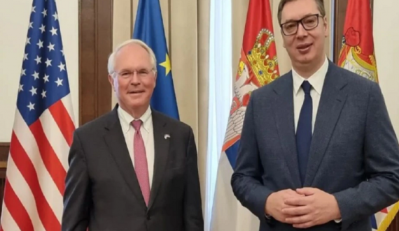Ambasada Amerikane në Beograd lavdëron Vuçiq për dialogun