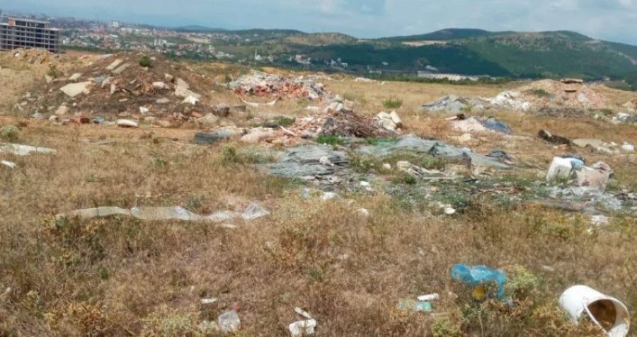 Largohet deponia ilegale me 30 mijë metër kub mbeturina në Hajvali të Prishtinës