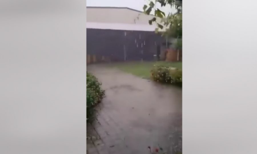 Shi e breshër i madh në Suharekë e Deçan