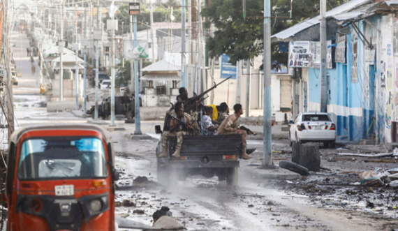 Sulm në një hotel në Somali, 21 të vdekur dhe qindra të plagosur