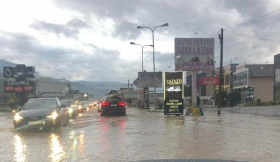 Kështu u vërshua nga shiu, rruga Prishtinë-Prizren