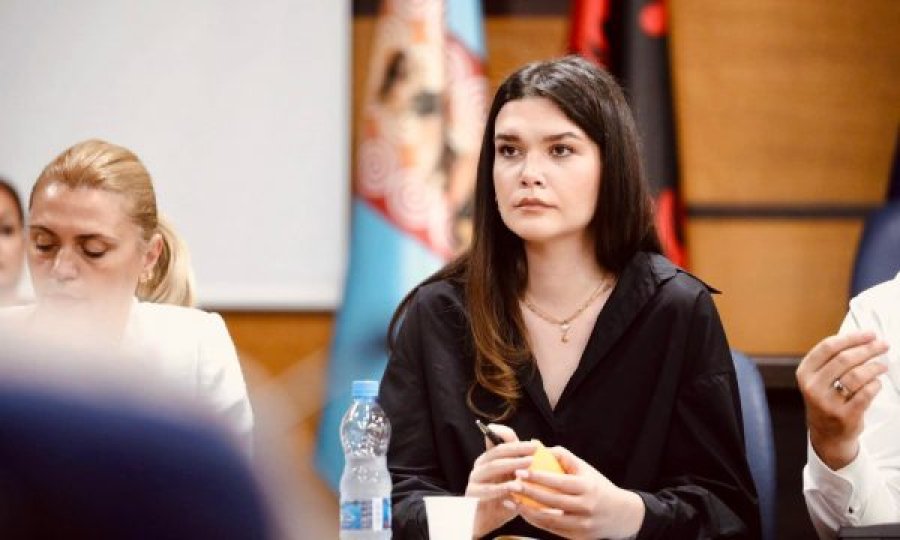 Nënkryetarja e Prishtinës: Kontrata 750,000 euro e NPL Prishtina Parking duhet të anulohet