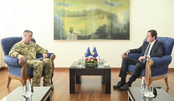 Komandanti i KFOR’it thotë se i ka thënë Kurtit 's’ është mirë të flitet për luftë'