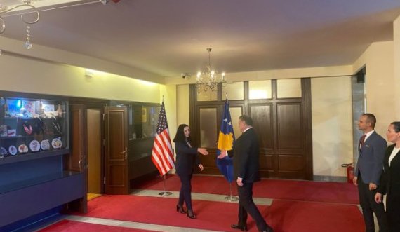 Gabriel Escobar në Presidencë për takimin me Osmanin
