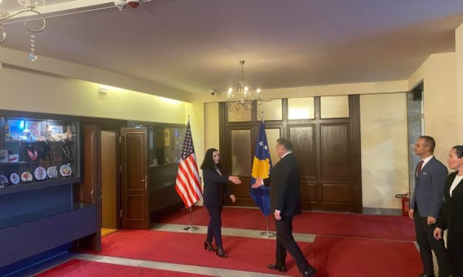 Gabriel Escobar në Presidencë për takimin me Osmanin