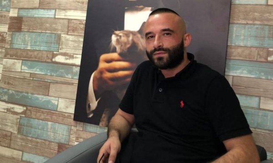 Vdes 30 vjeçari shqiptar si pasojë e aksidentit ku ishte në veturë me nënën e tij
