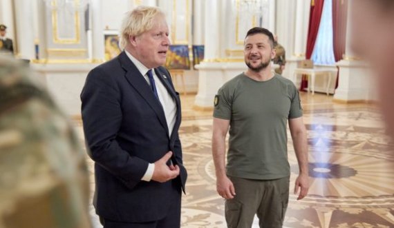 Boris Johnson vizitë të papritur në Kiev, takohet me Zelensky-n