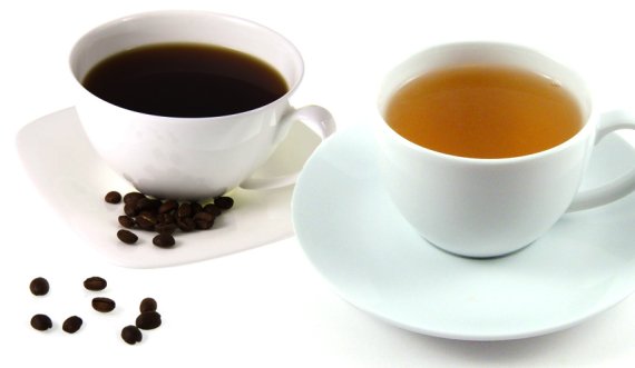 Kafe apo çaj në mëngjes? Kush është më e shëndetshme