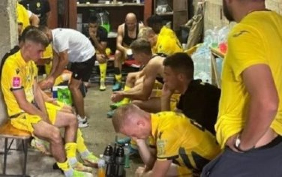 Për shkak të alarmit për bomba, ndeshja e futbollit në Ukrainë zgjat 4 orë e 27 minuta