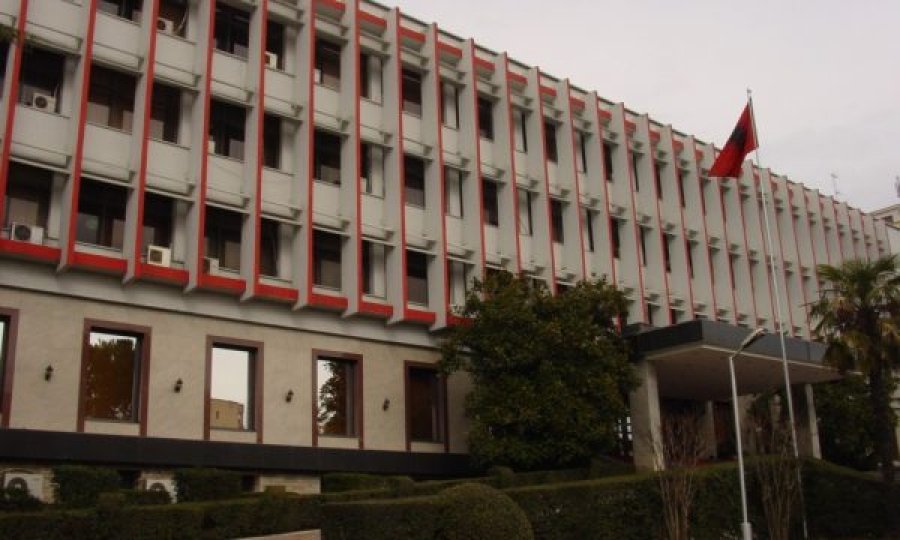 Ambasada ruse tha se s’ka informacion për arrestimin e dy “spiunëve”, reagon Ministria e Jashtme e Shqipërisë