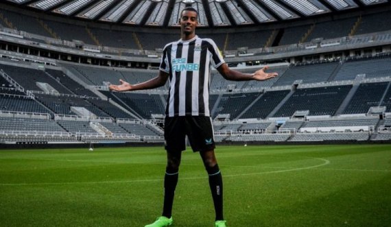 Zyrtare: Alexander Isak transferohet te Newcastle, bëhet lojtari më i shtrenjtë në histori të klubit