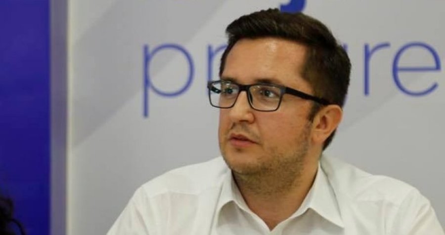 Mustafa për reduktimet: Qytetarët janë kthyer 25 vjet prapa, po prejnë dru