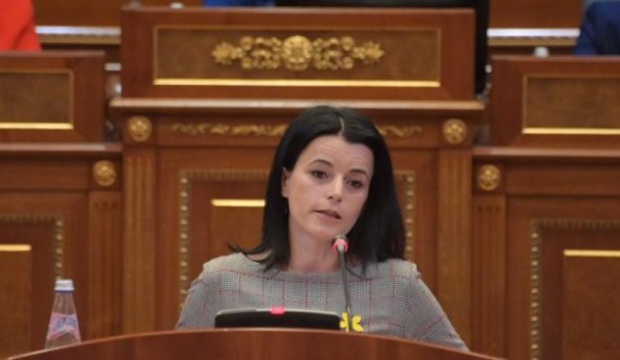 Reagon Vasfije Krasniqi: Kosova urgjent të nxjerr ligjin për kastrim kimik