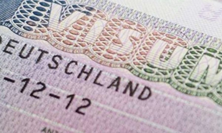 Gjermania dhe Franca kundërshtojnë ndalesën e vizave për rusët