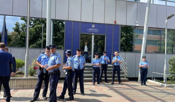 Protesta për rastin e 11 vjeçares të dhunuar bartet te Kuvendi