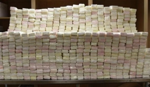Sekuestrohen 700 kg kokainë e mbështjellë në pecetat e fëmijëve