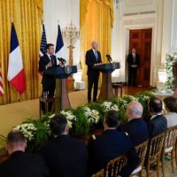 Biden: Do të punojmë së bashku me Macron për ta mbajtur Putinin përgjegjës për luftën