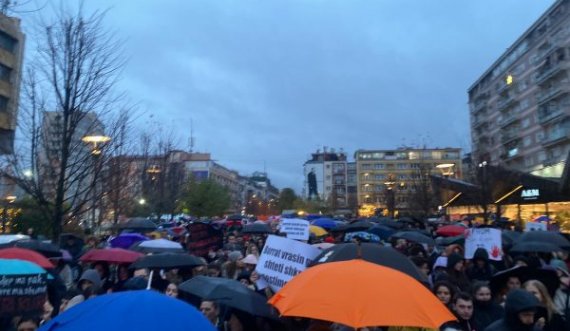 Protesta kundër vrasjes së grave: Jeta e gruas e vlefshme pavarësisht a është nanë, motër, bijë!