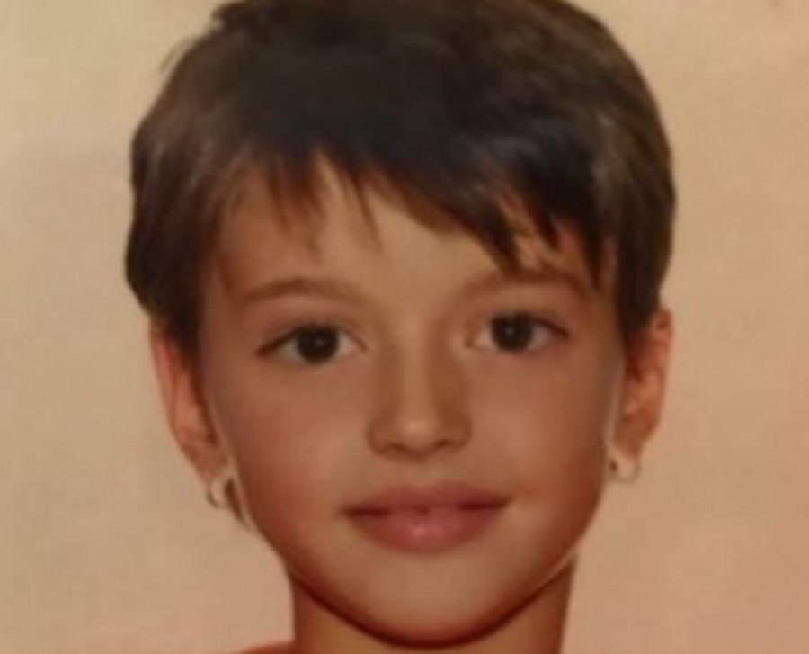 A po e njihni kush është kjo këngëtare e njohur shqiptare? Sot është një artiste shumë