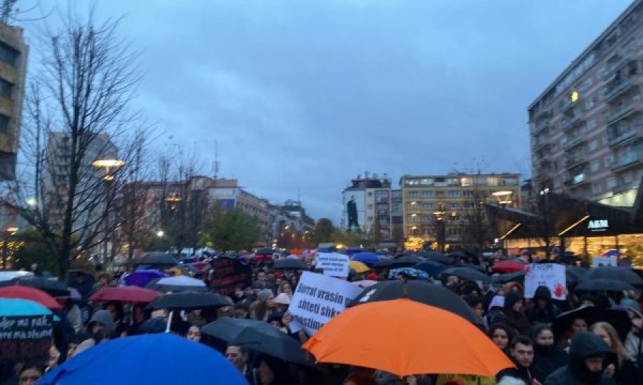 Protesta kundër vrasjes së grave: Jeta e gruas e vlefshme pavarësisht a është nanë, motër, bijë!