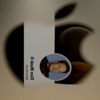 Apple u përplas për ‘keqkuptim’, thotë Musk pas takimit me Tim Cook