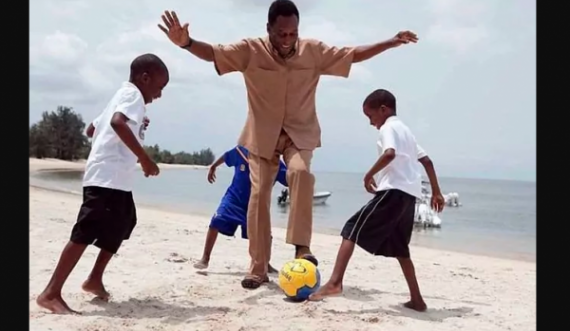  Legjenda e futbollit brazilian Pele akoma e sundon topin,  në gjendje shumë të mirë  shëndetësore