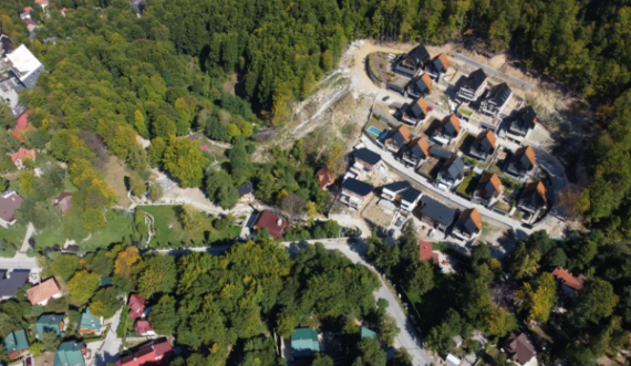Vazhdon aksioni për sekuestrimin e villave në Brezovicë