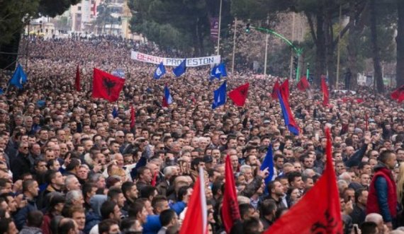 Protesta e opozitës, nisen nga Vlora 1000 simpatizantë të PD