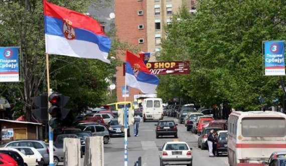 Në Mitrovicën e Veriut sulmohet zyra e KQZ-së 