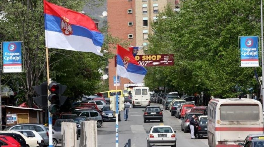 Në Mitrovicën e Veriut sulmohet zyra e KQZ-së