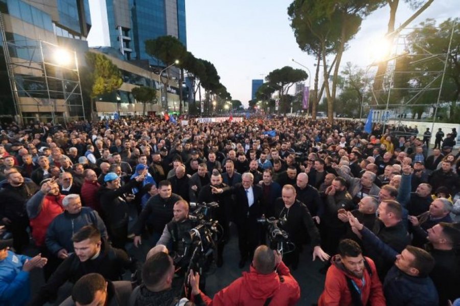 Protestat demokratike të opozitës në Shqipëri thirrje BE-së për ta ndëshkuar qeverinë Rama, çerdhe e sigurtë e narko-mafisë dhe krimit të organizuar