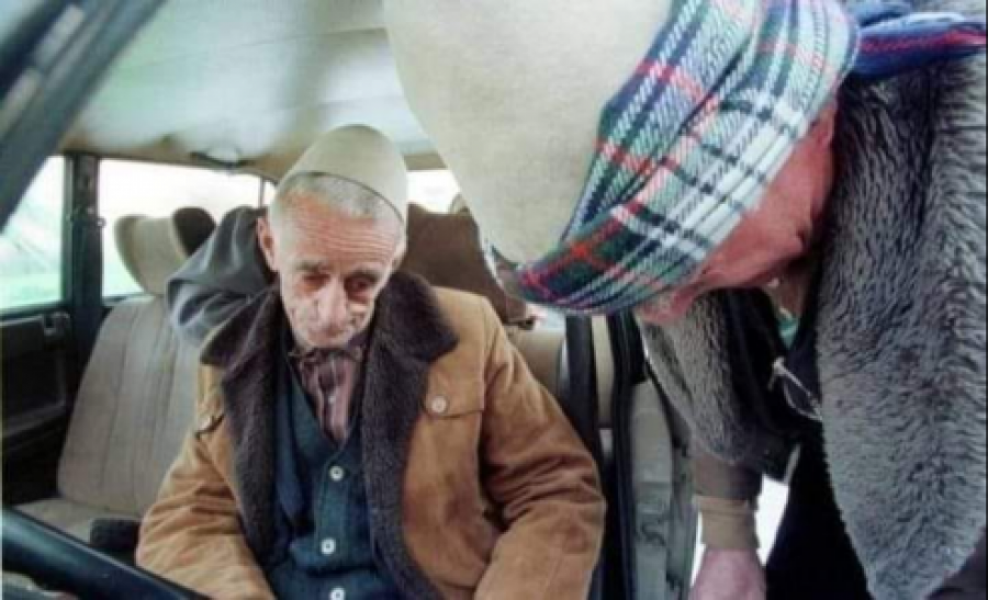 Vdes Faik Ramadani nga Reçaku, tre djemtë ju vranë në luftë