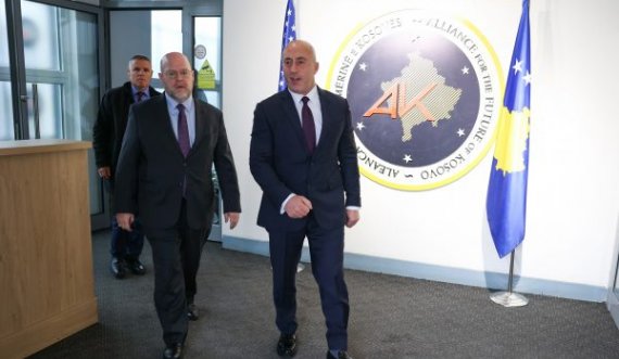 Haradinaj pas takimit me ambasadorin Hovenier: Partneriteti strategjik me ShBA-të është jetik