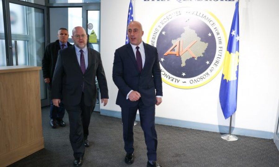 Haradinaj pas takimit me ambasadorin Hovenier: Partneriteti strategjik me ShBA-të është jetik