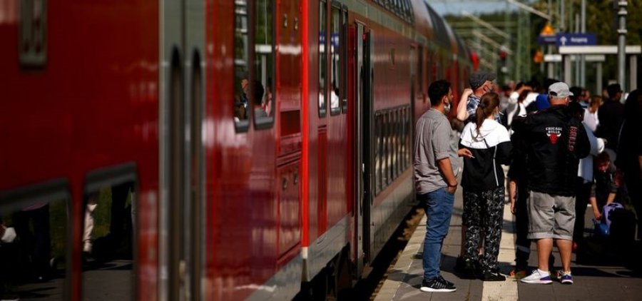 Ekspertët thonë se transporti publik i lirë mund të lehtësojë inflacionin