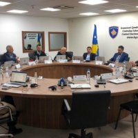 Krasniqi i VV-së përplaset me anëtaren serbe në KQZ